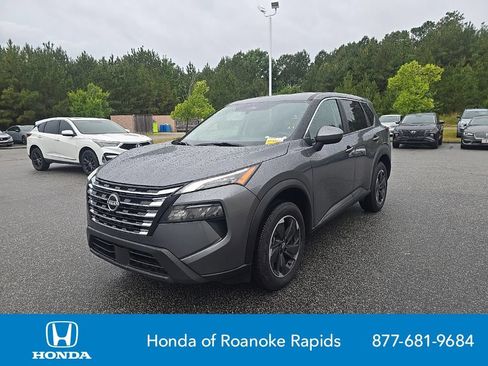Used 2024 Nissan Rogue SV FWD image 1