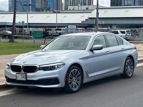 Used 2019 BMW 530e w/ Convenience Package RWD image 1