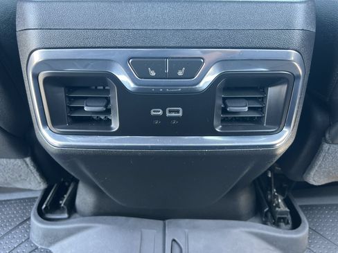 Used 2022 Chevrolet Silverado 1500 High Country w/ High Country Premium Package AWD/4WD image 21