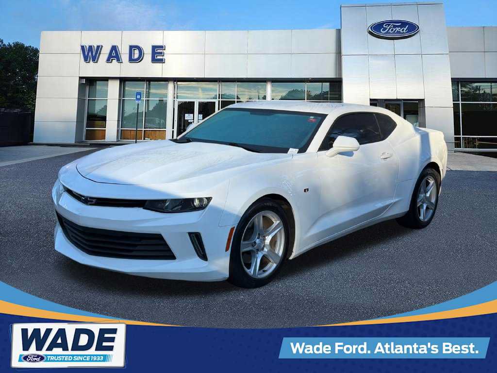 Used 2017 Chevrolet Camaro LT RWD image 1