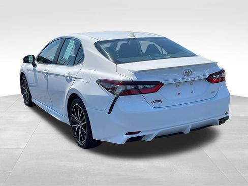 Used 2023 Toyota Camry SE FWD image 9