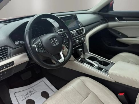 Used 2018 Honda Accord Touring image 10