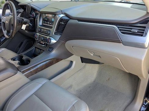 Used 2017 Chevrolet Suburban LT image 22