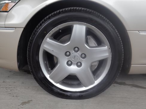Used 2005 Lexus LS 430 RWD image 28