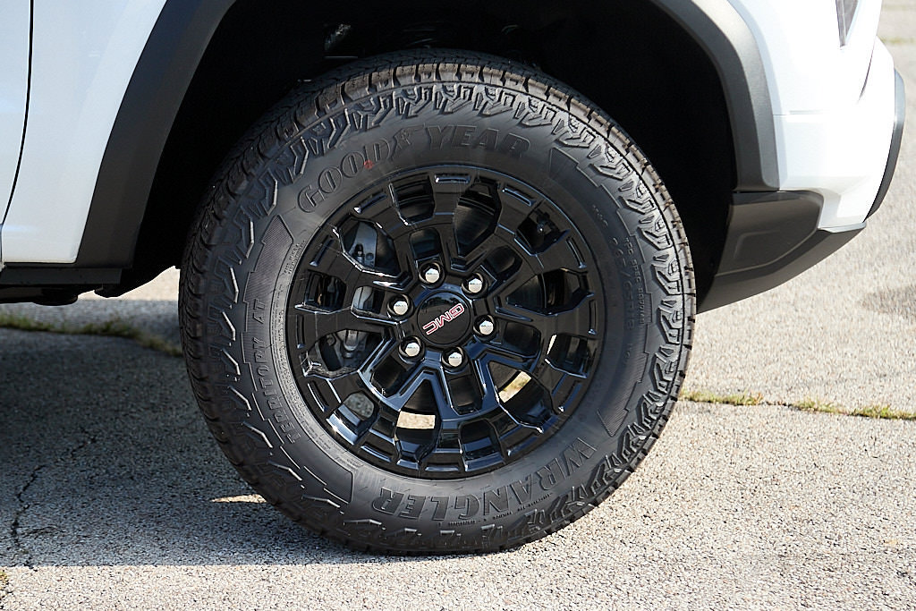 New 2026 GMC Canyon Elevation w/ Convenience Package AWD/4WD image 14