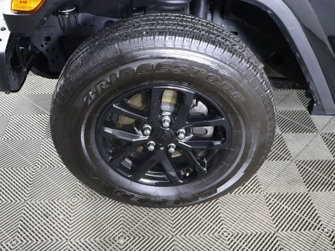 Used 2023 Jeep Gladiator Sport image 15