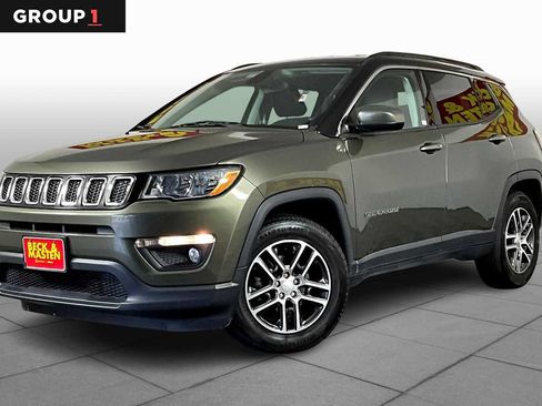 Used 2018 Jeep Compass Latitude w/ Popular Equipment Group FWD image 1