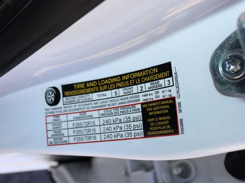 Used 2024 Nissan Frontier SV image 13