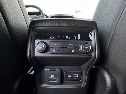 Used 2023 GMC Acadia AT4 w/ Technology Package AWD/4WD image 28