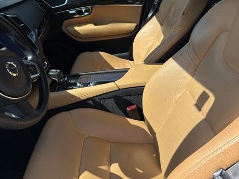 Used 2016 Volvo XC90 T6 Momentum w/ Protection Package Plus image 5