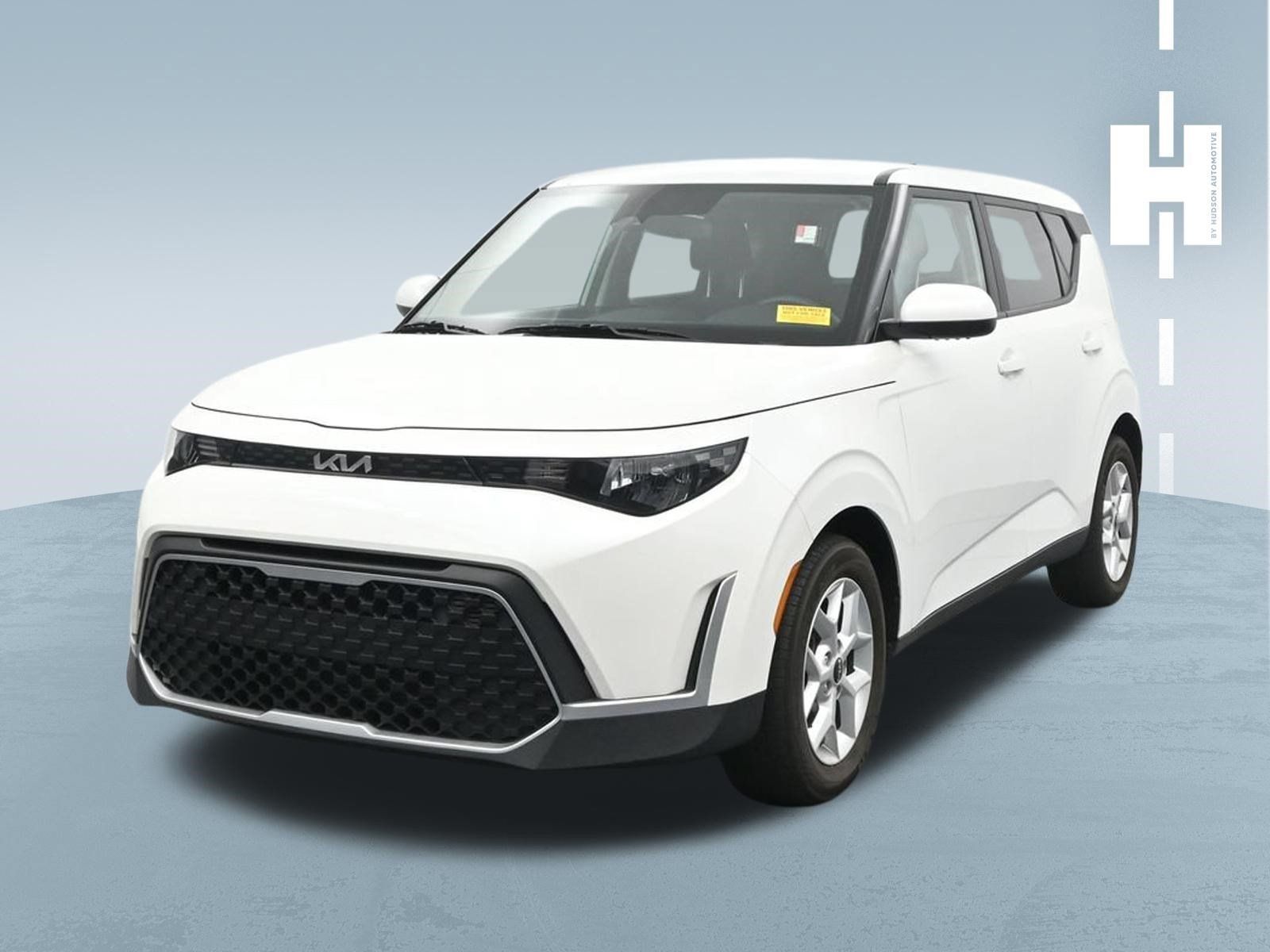 Used 2023 Kia Soul LX w/ Option Group 015 FWD image 1