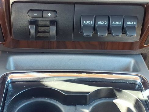 Used 2013 Ford F250 Lariat w/ Chrome Pkg AWD/4WD image 19