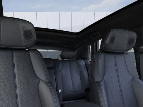 New 2026 Cadillac Lyriq V image 24