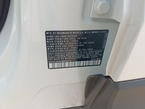 Used 2025 Volkswagen Taos SE AWD/4WD image 3