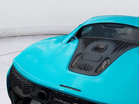 New 2025 McLaren Artura RWD image 29