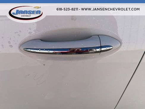 Used 2023 Buick Enclave Essence w/ Experience Buick Package FWD image 8