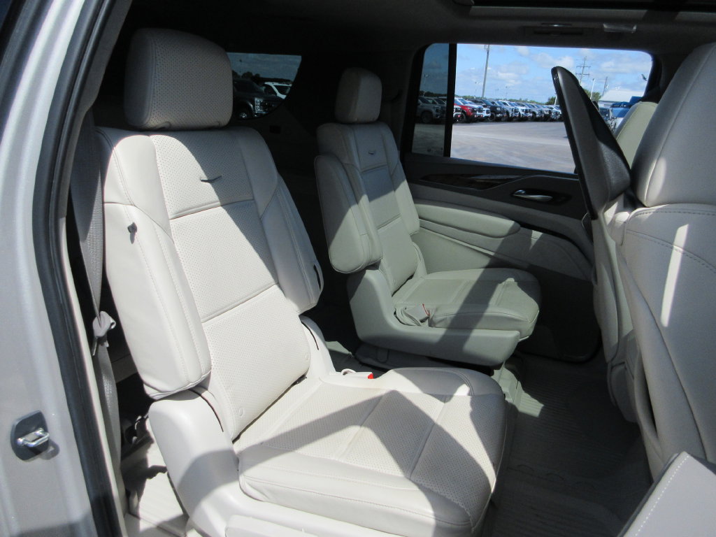 Certified 2023 Cadillac Escalade ESV Premium Luxury Platinum w/ LPO, Radiant Package AWD/4WD image 28