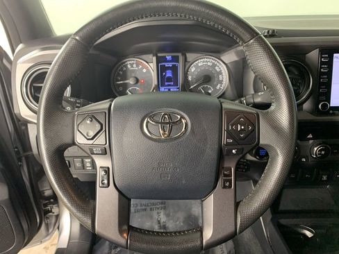 Used 2020 Toyota Tacoma TRD Off-Road w/ Technology Package AWD/4WD image 20