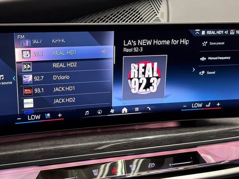 Used 2023 BMW 760i xDrive w/ Executive Package image 21