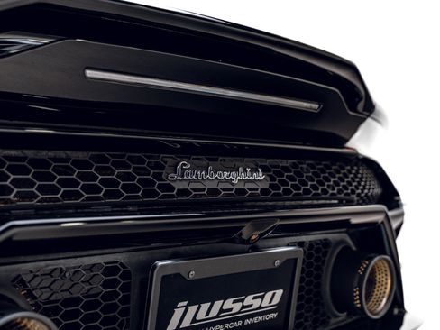 Used 2021 Lamborghini Huracan EVO RWD image 33
