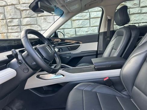 Used 2024 Lincoln Nautilus Premier w/ Equipment Group 102A image 8