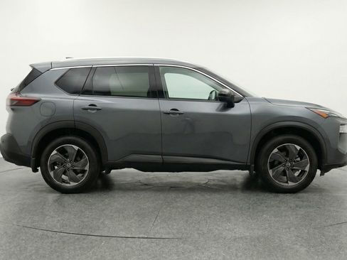 Used 2025 Nissan Rogue SV FWD image 11