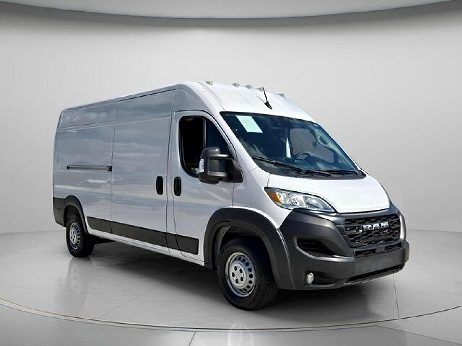 Used 2024 RAM ProMaster 2500 w/ Convenience Group FWD image 8