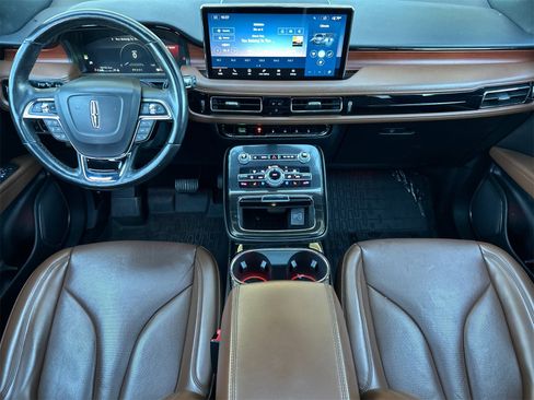Used 2022 Lincoln Nautilus Reserve image 13