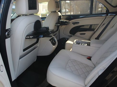 Used 2013 Bentley Mulsanne image 27