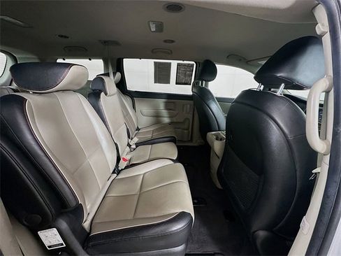 Used 2020 Kia Sedona EX image 27