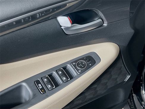 Used 2023 Hyundai Santa Fe SEL w/ Winter Weather Package image 11