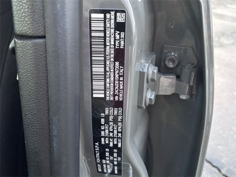 Used 2022 Jeep Renegade Latitude w/ Convenience Group image 32