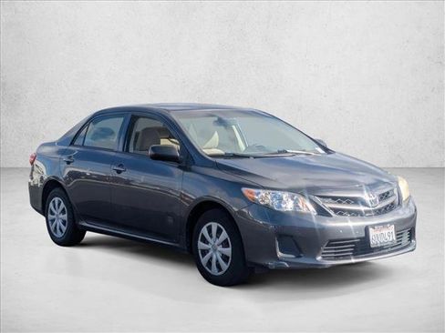 Used 2011 Toyota Corolla LE image 3