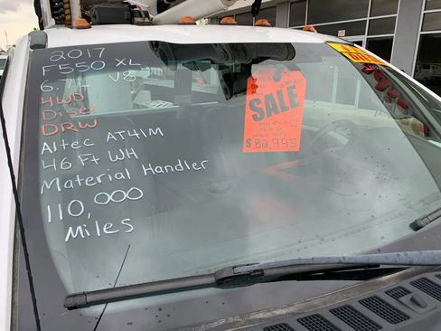 Used 2017 Ford F550 4x4 Regular Cab Super Duty image 3