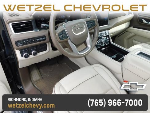 Used 2023 GMC Yukon XL Denali w/ Denali Reserve Package AWD/4WD image 16