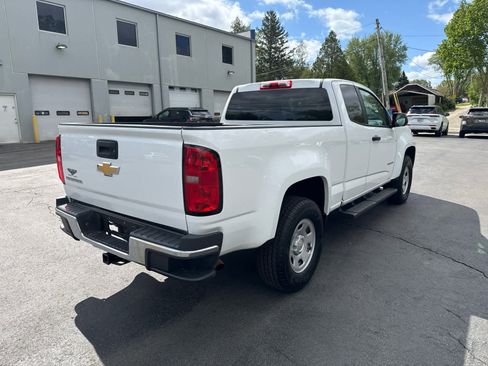 Used 2018 Chevrolet Colorado W/T w/ WT Convenience Package RWD image 3