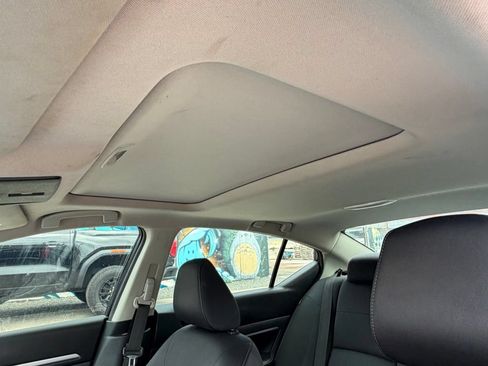 Used 2019 Nissan Altima 2.5 SV FWD image 17
