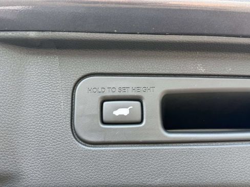 Used 2023 Honda Pilot Touring image 17