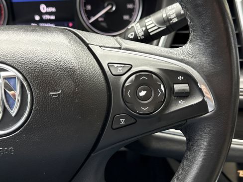 Used 2020 Buick Enclave Essence FWD image 22