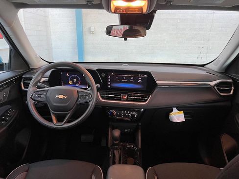 Used 2025 Chevrolet TrailBlazer LT image 5