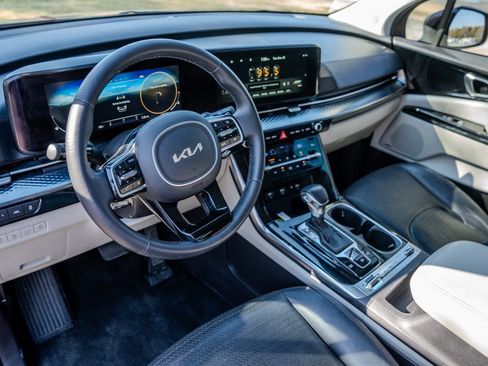 Used 2022 Kia Carnival SX Prestige image 14