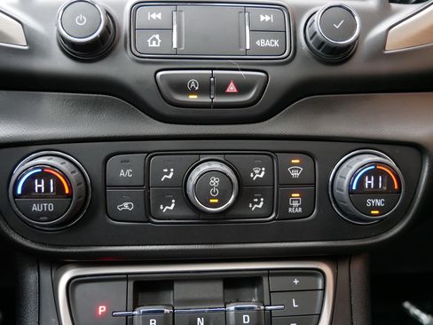 Used 2022 GMC Terrain Denali image 19