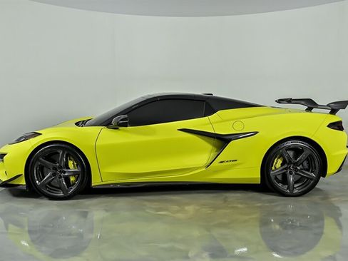 Used 2024 Chevrolet Corvette Z06 w/ Z07 Performance Package RWD image 13