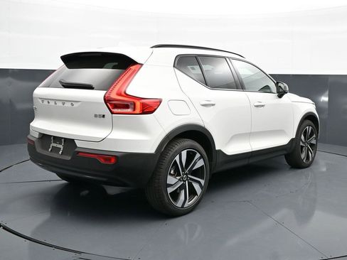 Used 2025 Volvo XC40 B5 Plus AWD/4WD image 7