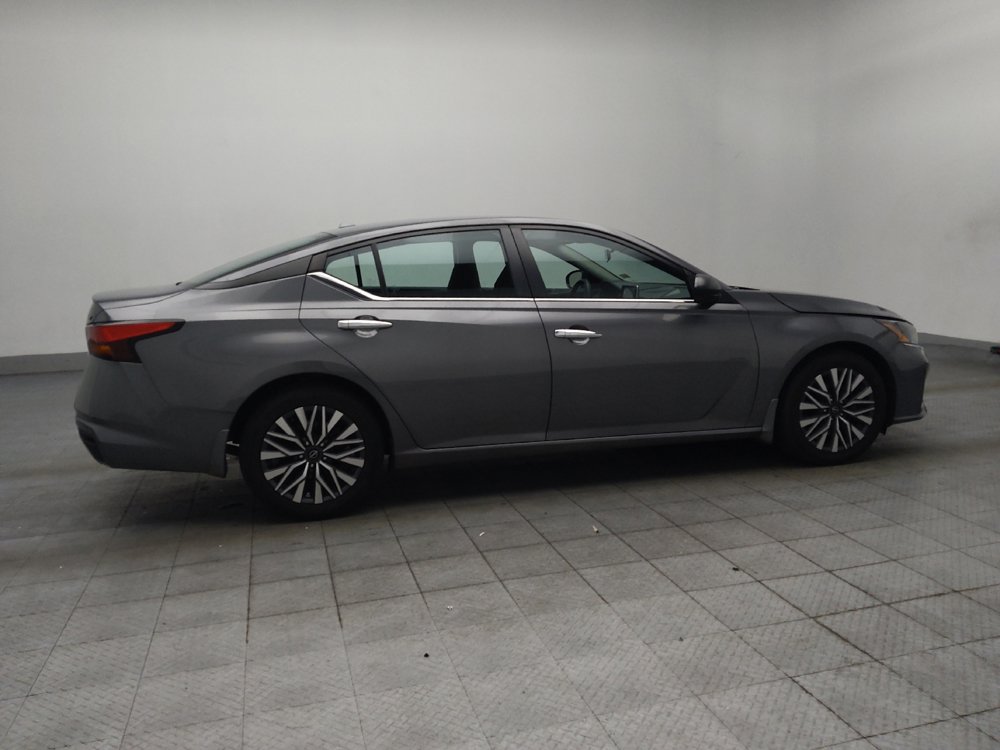 Used 2024 Nissan Altima 2.5 SV FWD image 10