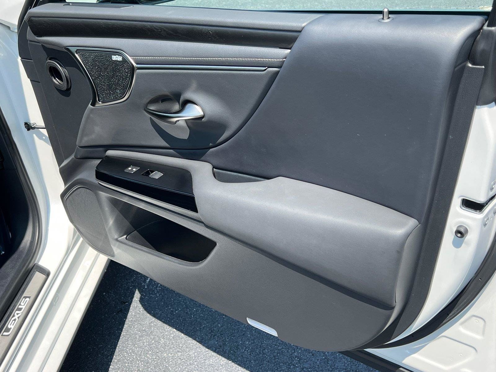 Certified 2024 Lexus ES 350 Ultra Luxury w/ Accessory Package (Z2) FWD image 14