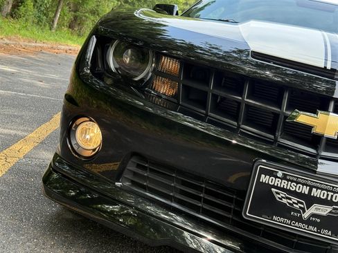 Used 2010 Chevrolet Camaro SS RWD image 11