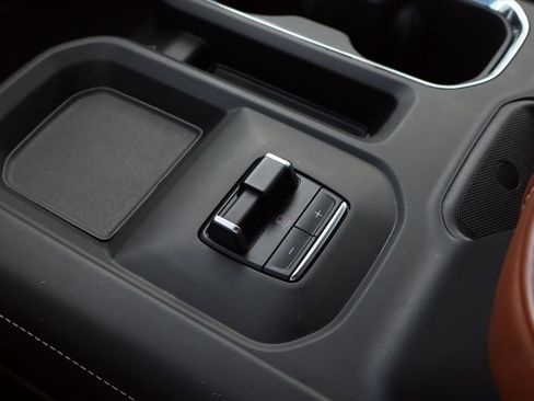 Used 2025 GMC Sierra 2500 Denali Ultimate image 19