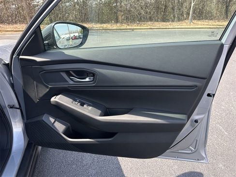 New 2025 Honda Accord SE image 16