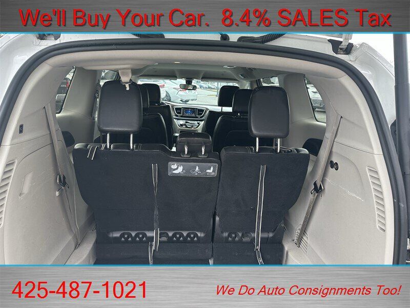 Used 2020 Chrysler Voyager Lxi FWD image 8